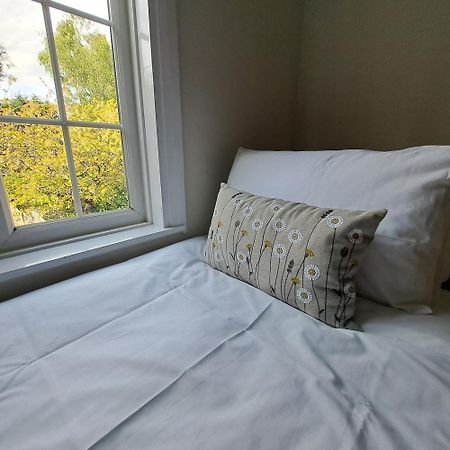 Generous 3 Bed In The Heart Of The Village Huntingdon Luaran gambar