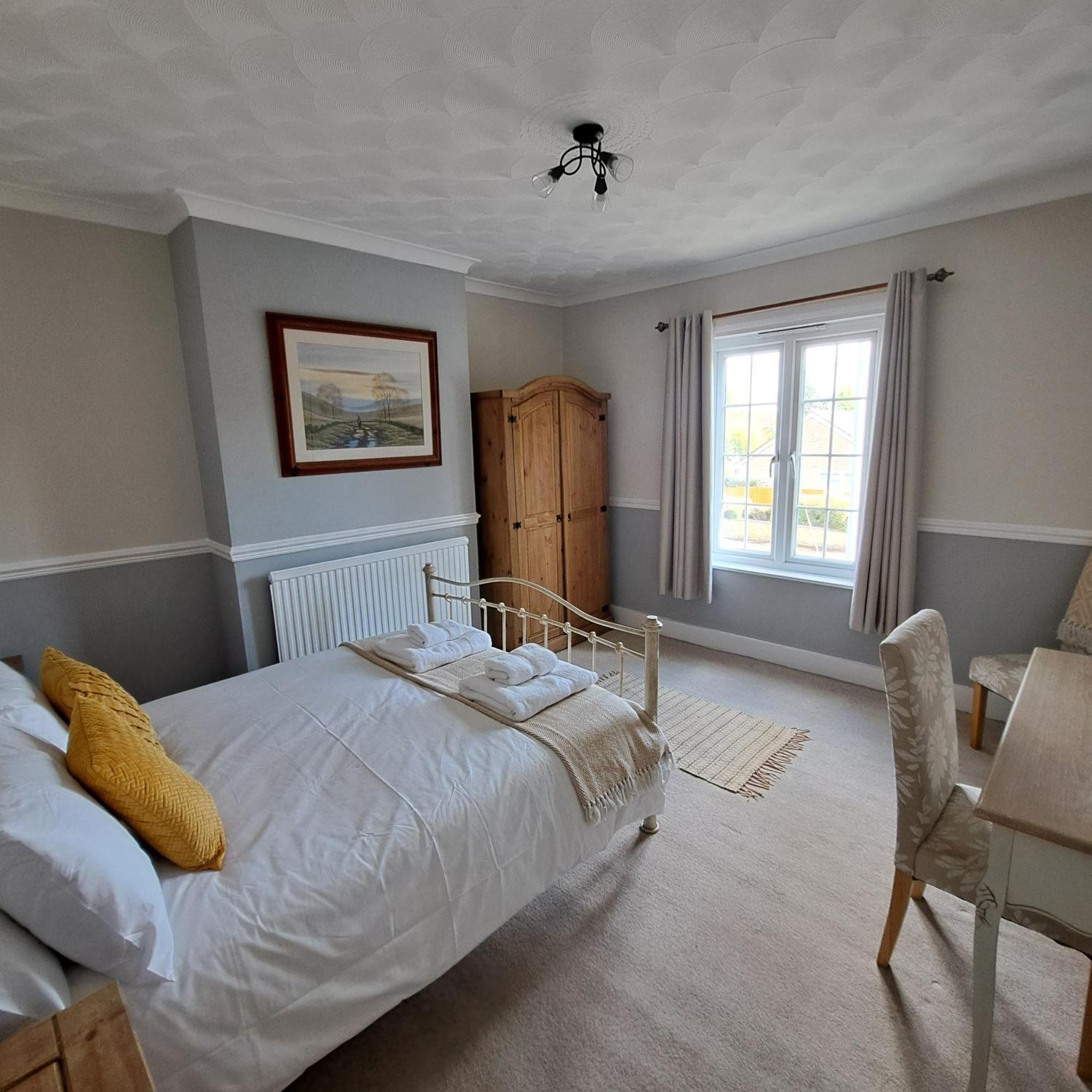Generous 3 Bed In The Heart Of The Village Huntingdon Luaran gambar