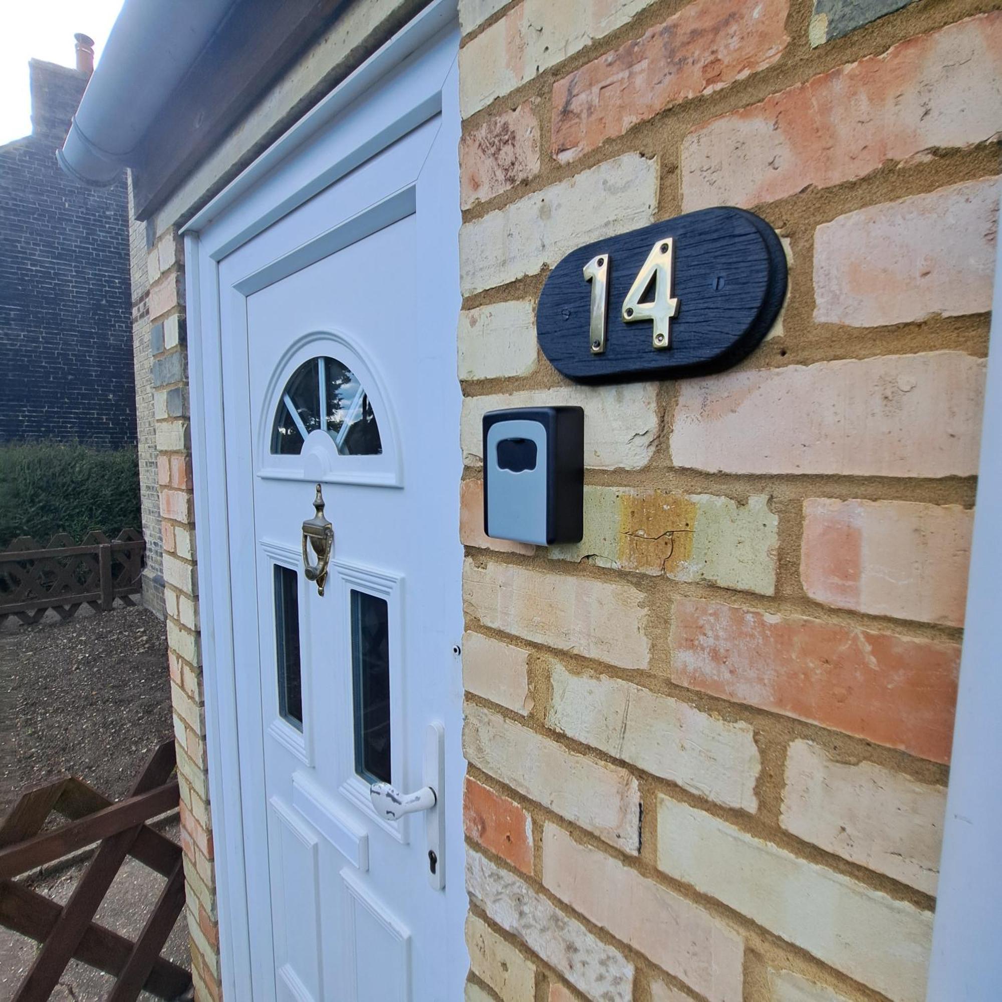 Generous 3 Bed In The Heart Of The Village Huntingdon Luaran gambar