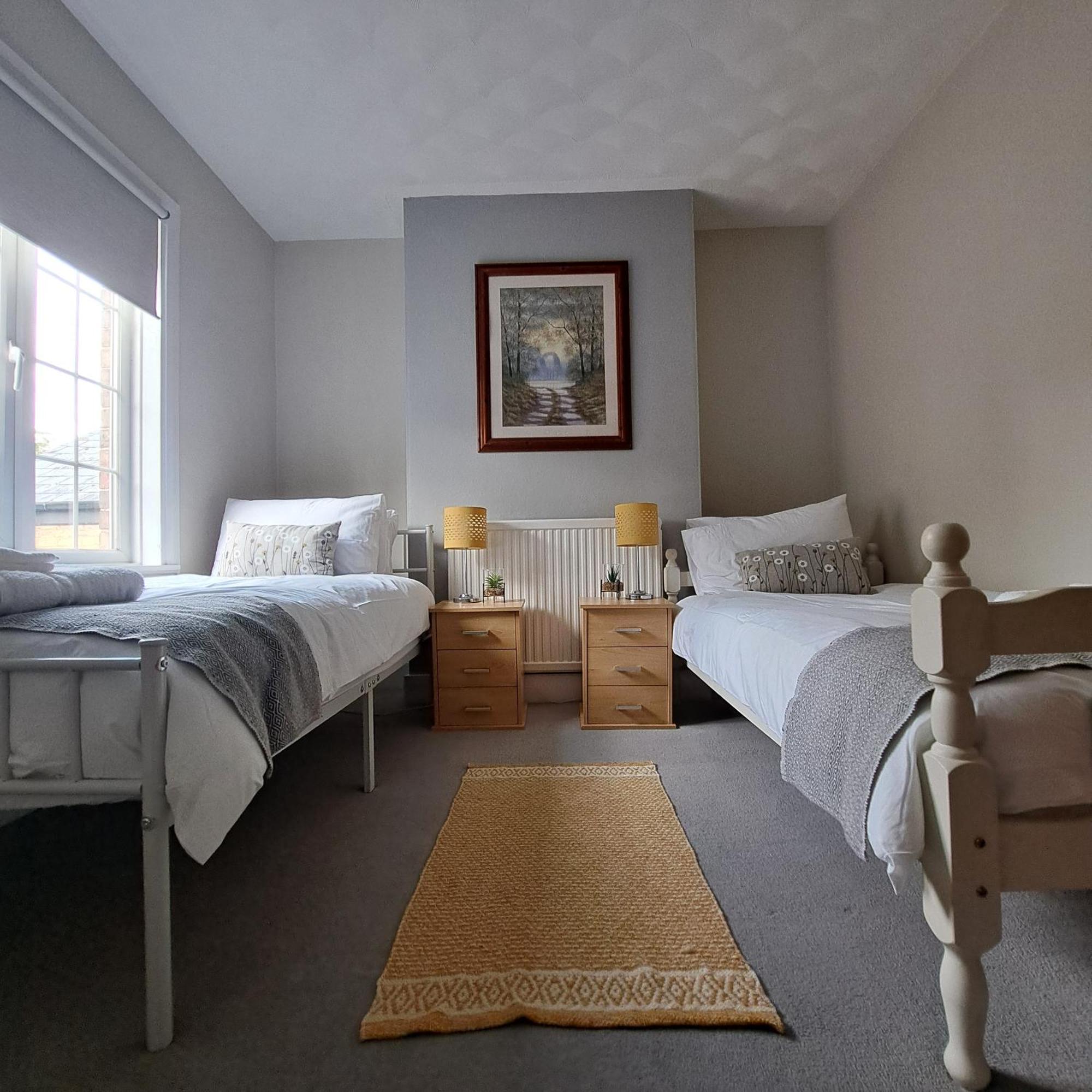 Generous 3 Bed In The Heart Of The Village Huntingdon Luaran gambar