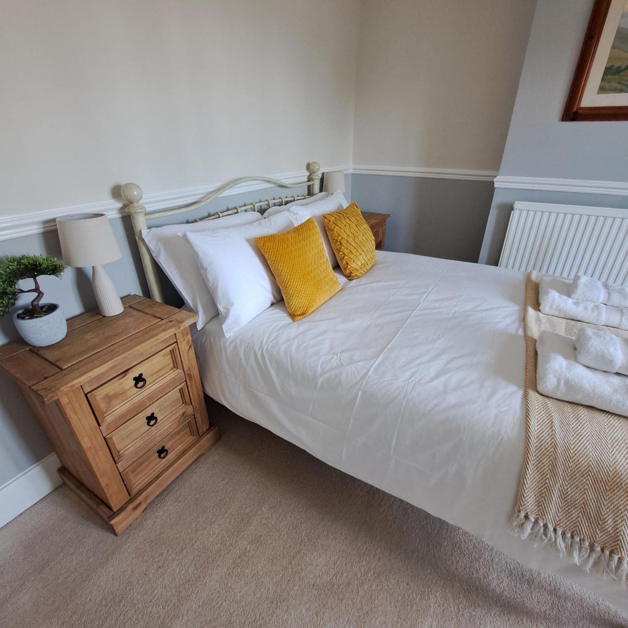 Generous 3 Bed In The Heart Of The Village Huntingdon Luaran gambar