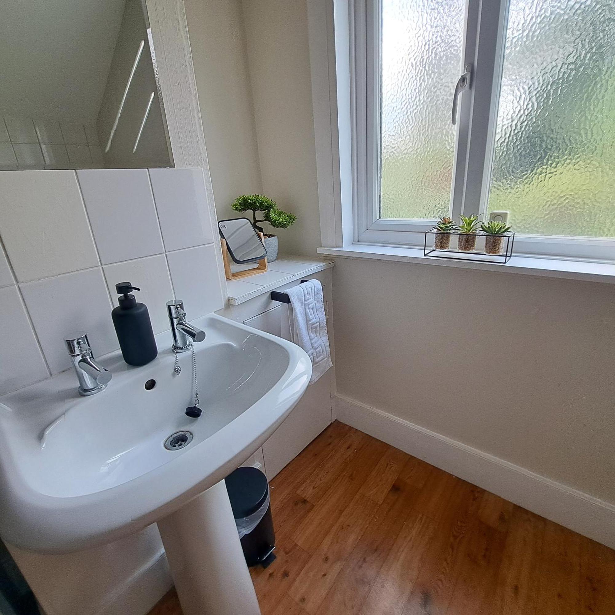 Generous 3 Bed In The Heart Of The Village Huntingdon Luaran gambar