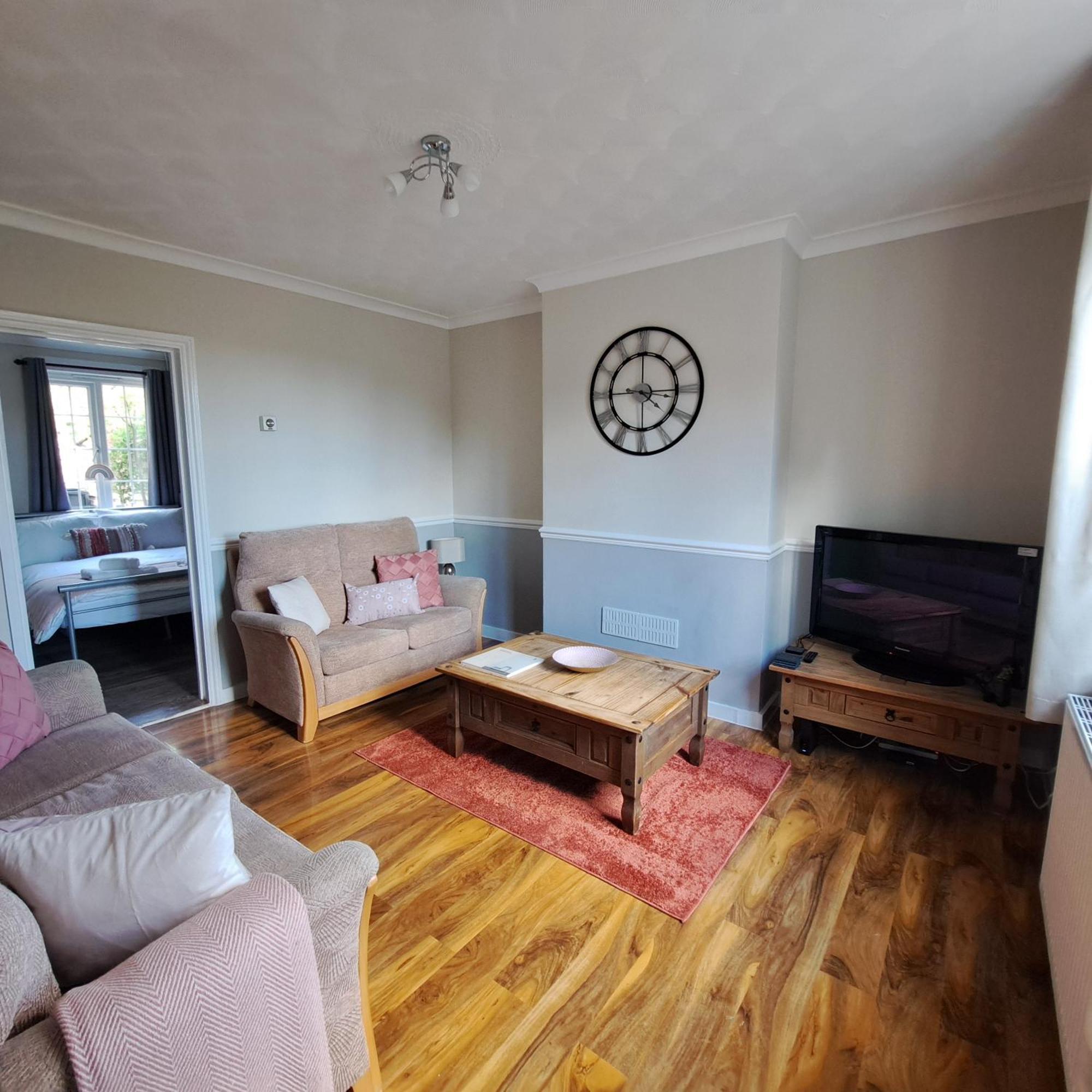 Generous 3 Bed In The Heart Of The Village Huntingdon Luaran gambar